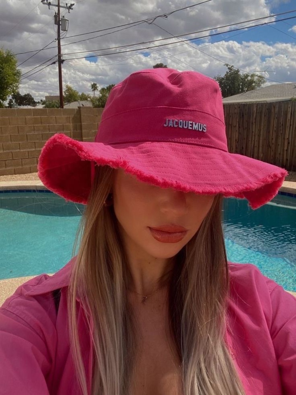 Jacquemus Fuchsia Frayed-Brim Bucket Hat